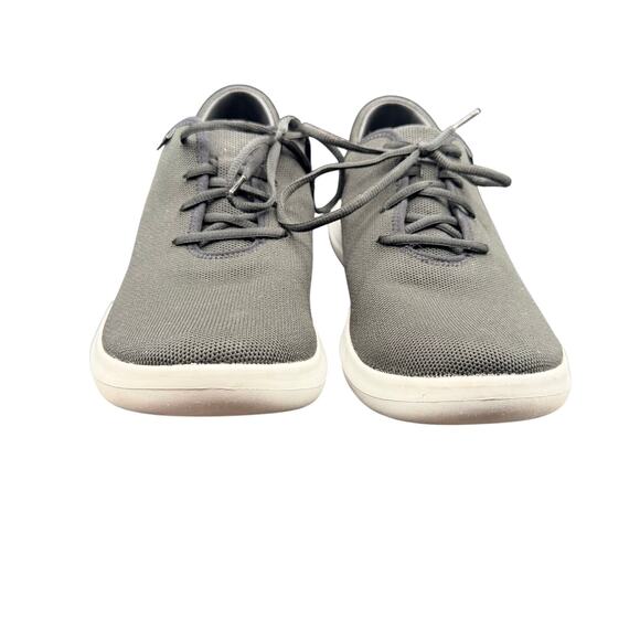 Athletic_Shoes